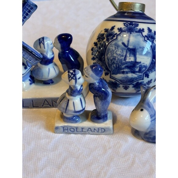 vintage Delft Blue Holland figurines Kissing Couple Windmill Ornament Rabbit - Picture 3 of 16